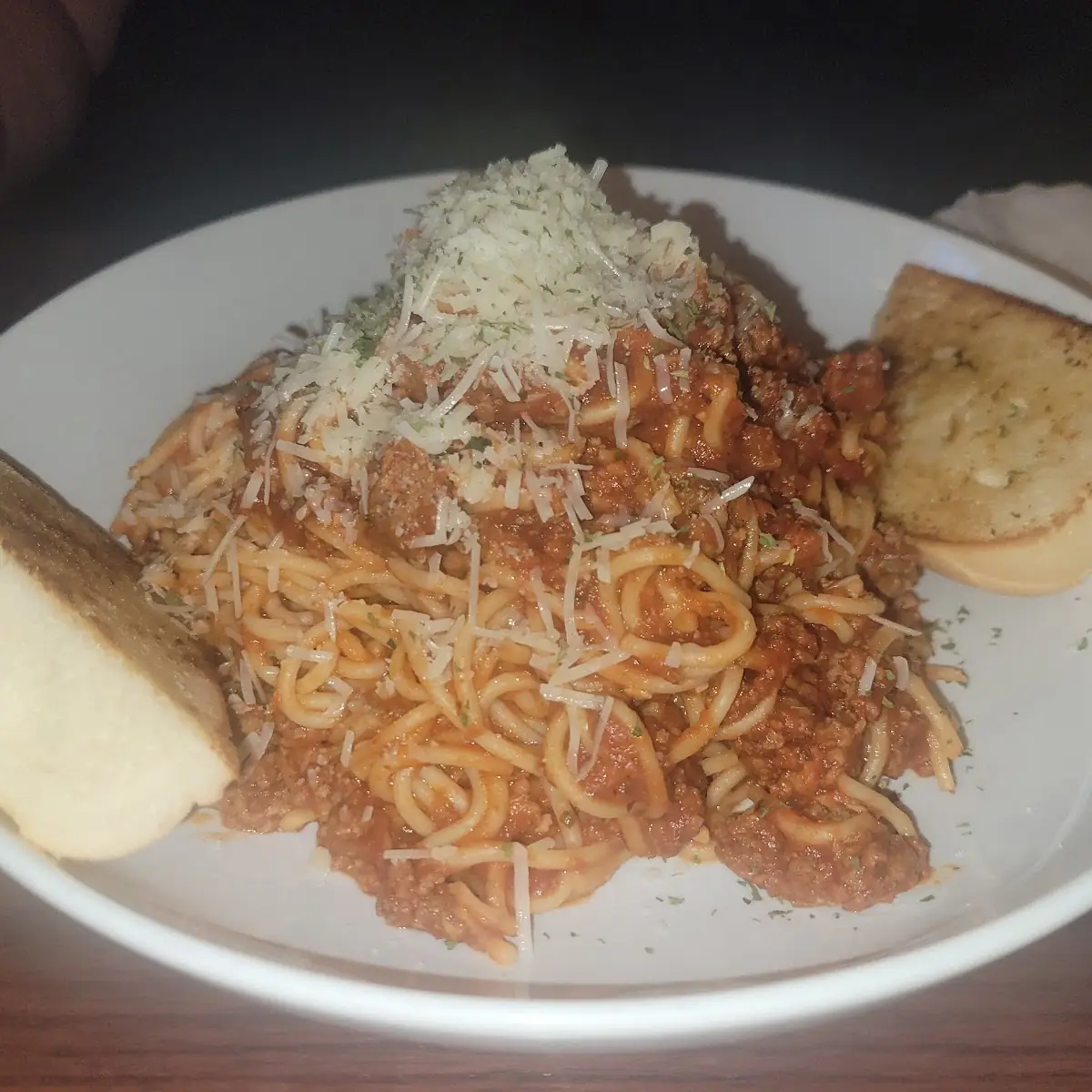 Spaghetti & Meat Sauce with Garlic Toast, Sandy's Riverside Grill