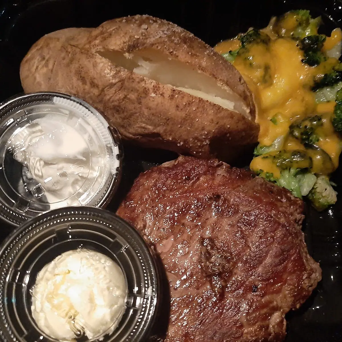 6oz Sirloin w 2 Sides