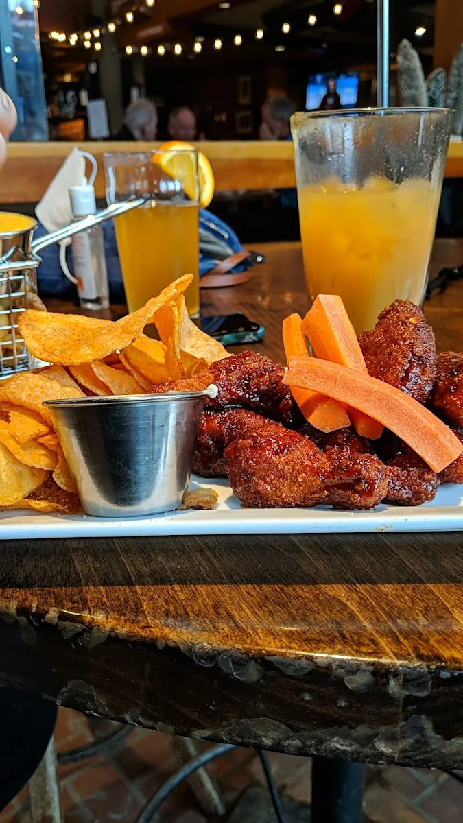 Vegan Wings, Dusty's Bar & BBQ