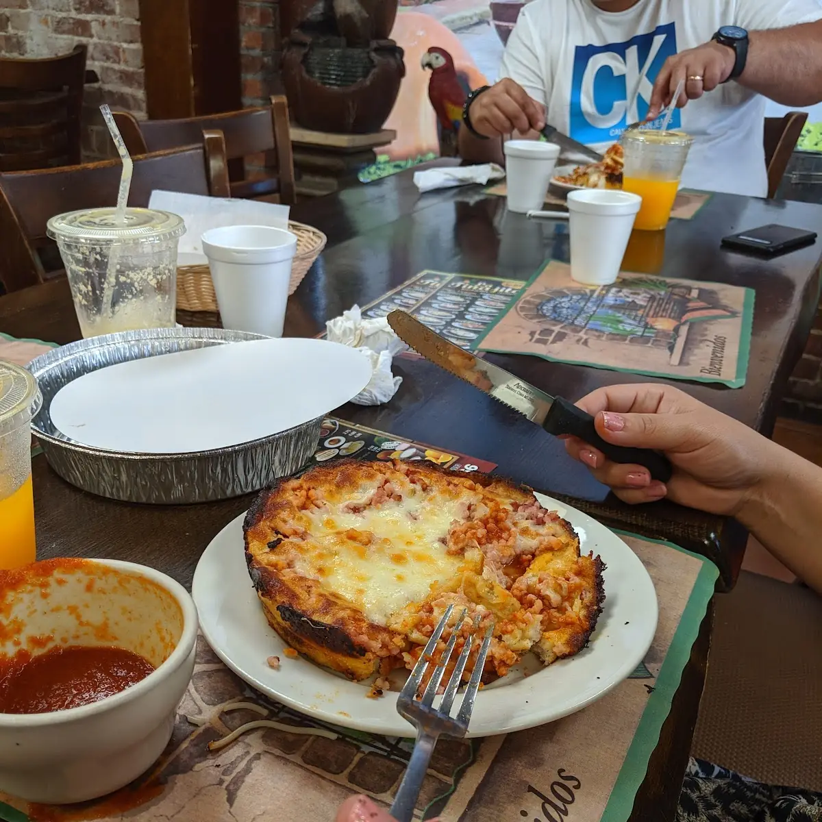 Excelentes Pizzas Y Spaghetti Al