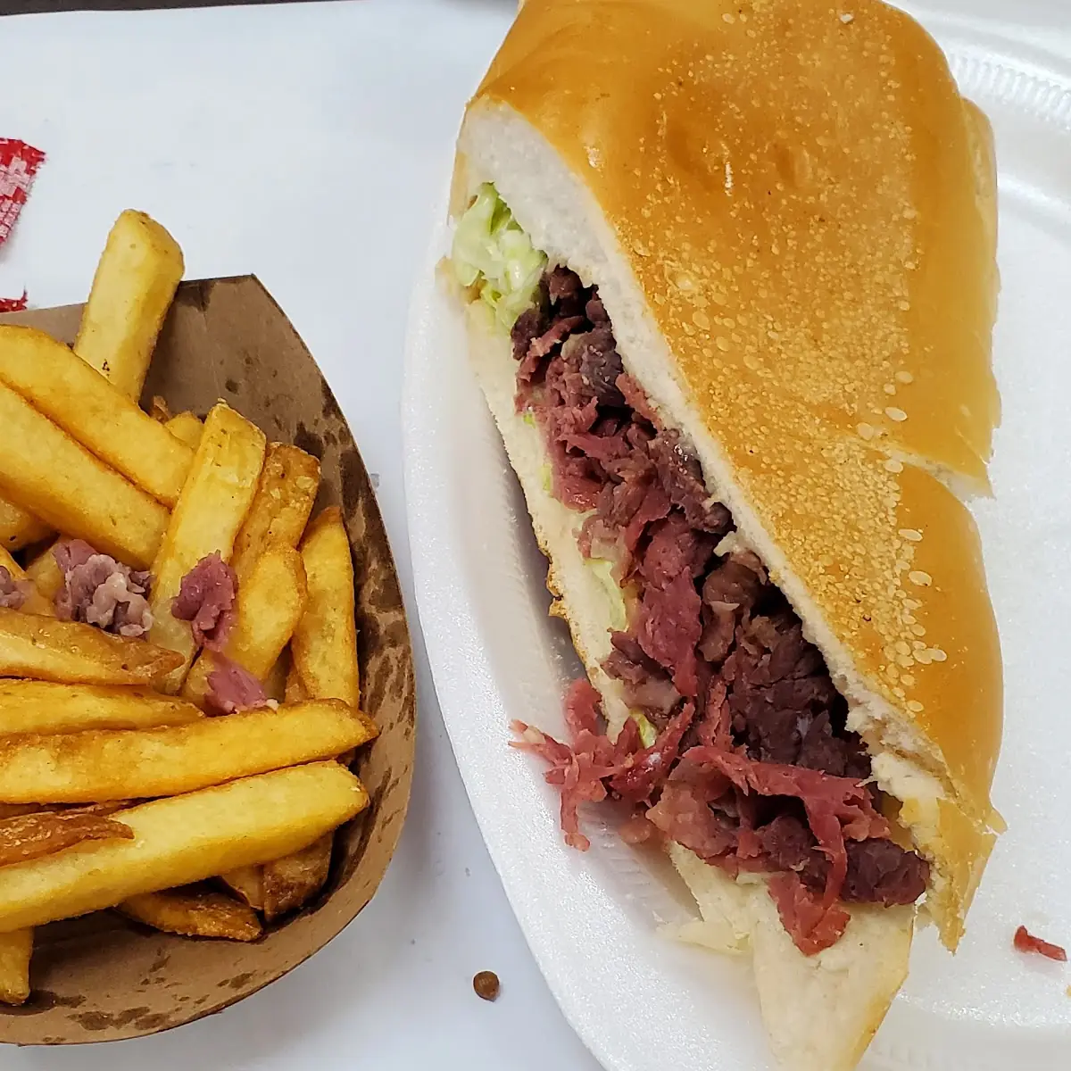 Sandwich De Corned Beef Y Pastrami