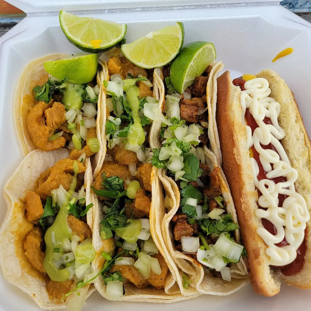Tacos De Chicharron En Salsa Verde