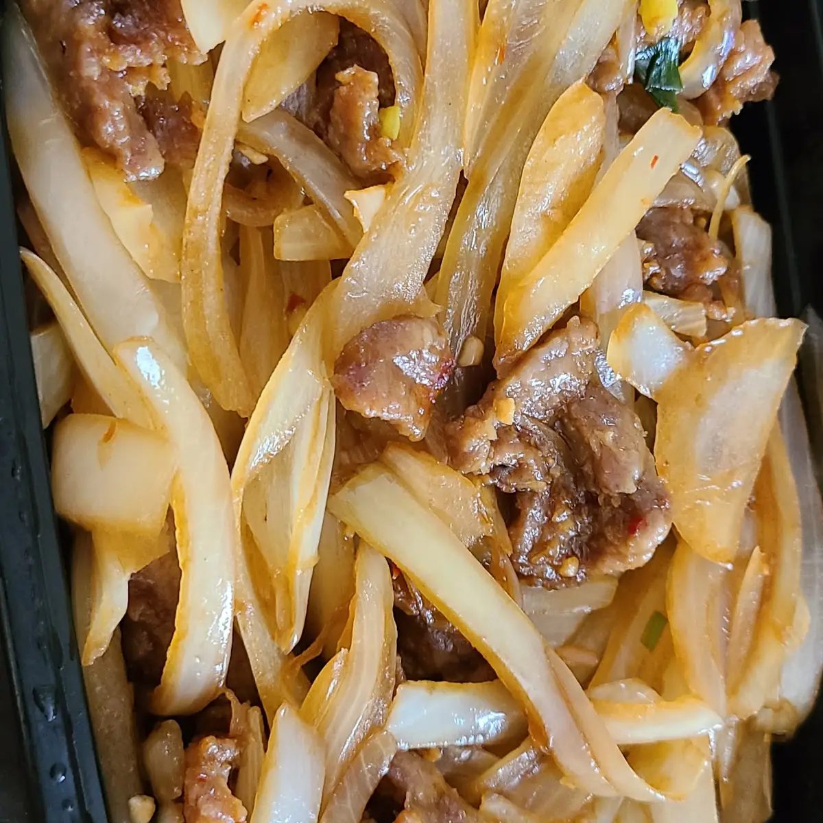 Onion Beef with Garlic Sauce
