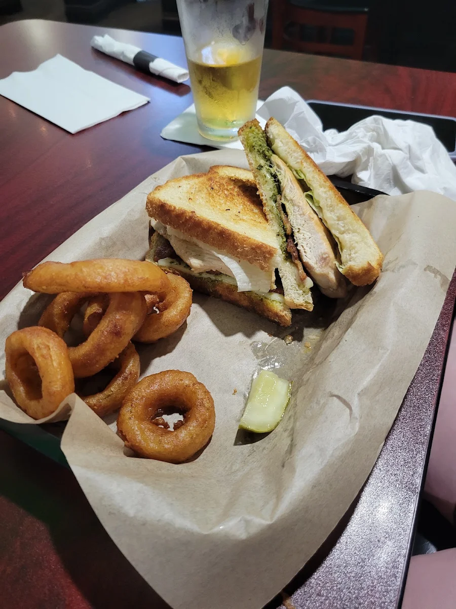 Pesto Chicken Sandwich w Bacon