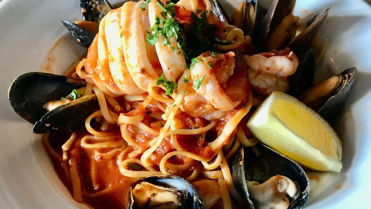 Linguine Del Mare, Safari Bar and Grill 1749 Avenue Rd