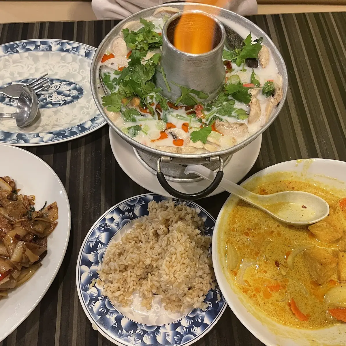 Tom Kha Hotpot