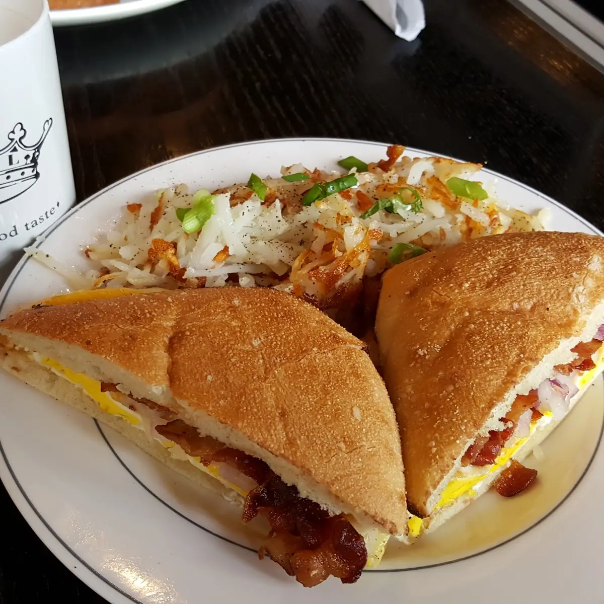 Sandwich with Hash Browns