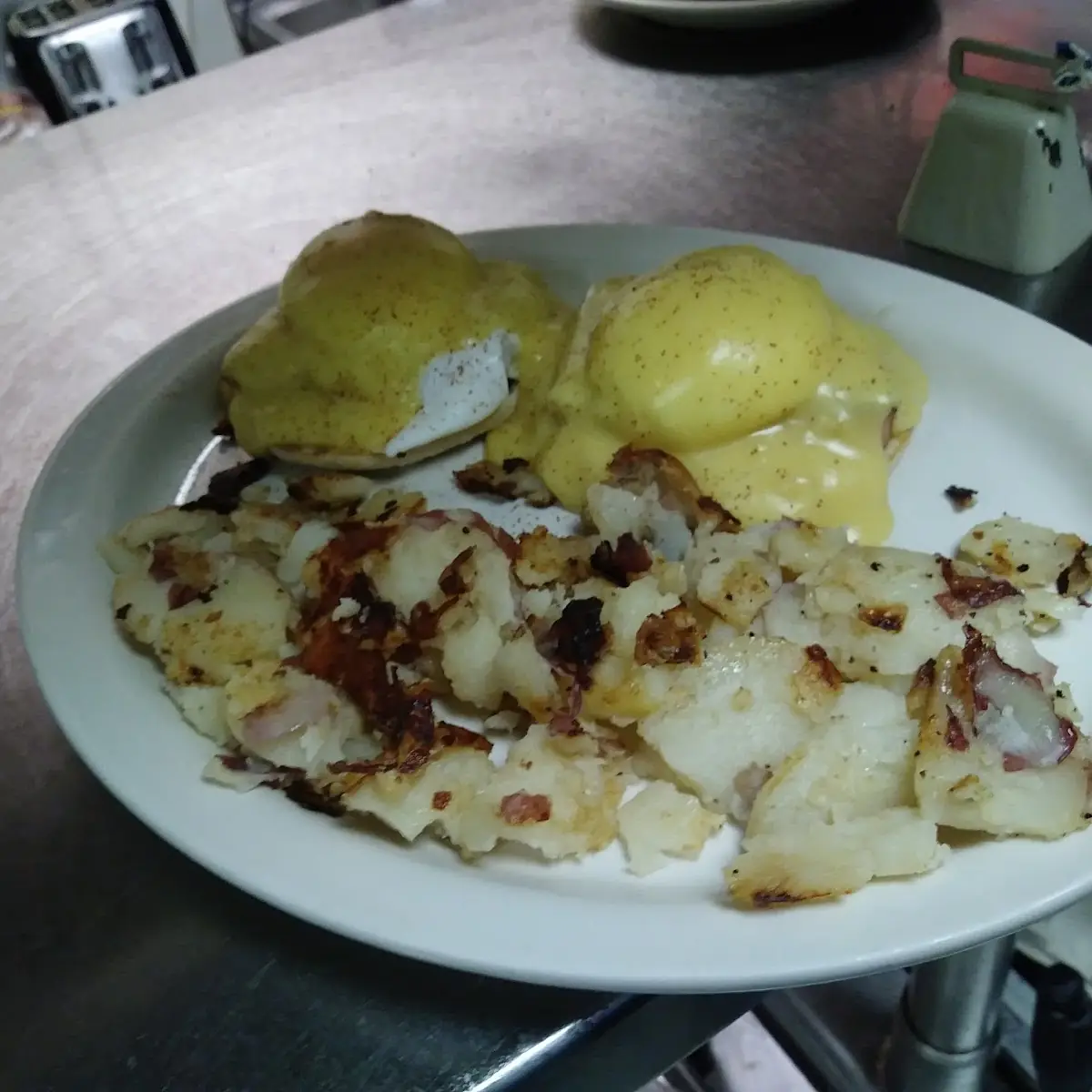 Eggs Benedict with Home Fries