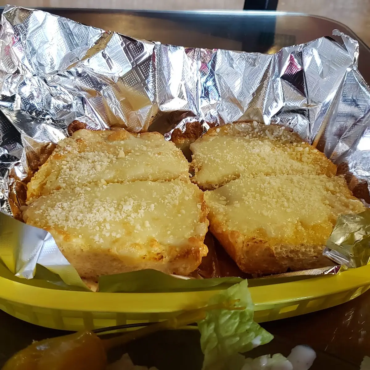 Cecil's Garlic Cheese Bread