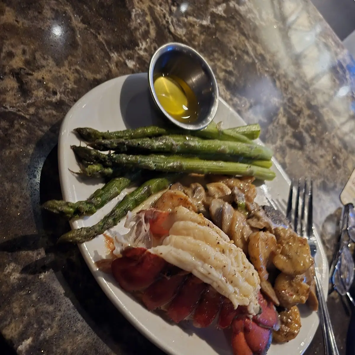 6oz Victoria's Filet Mignon & Lobster
