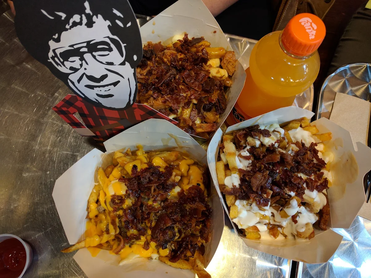 Poutines, Smoke's Poutinerie Barrie