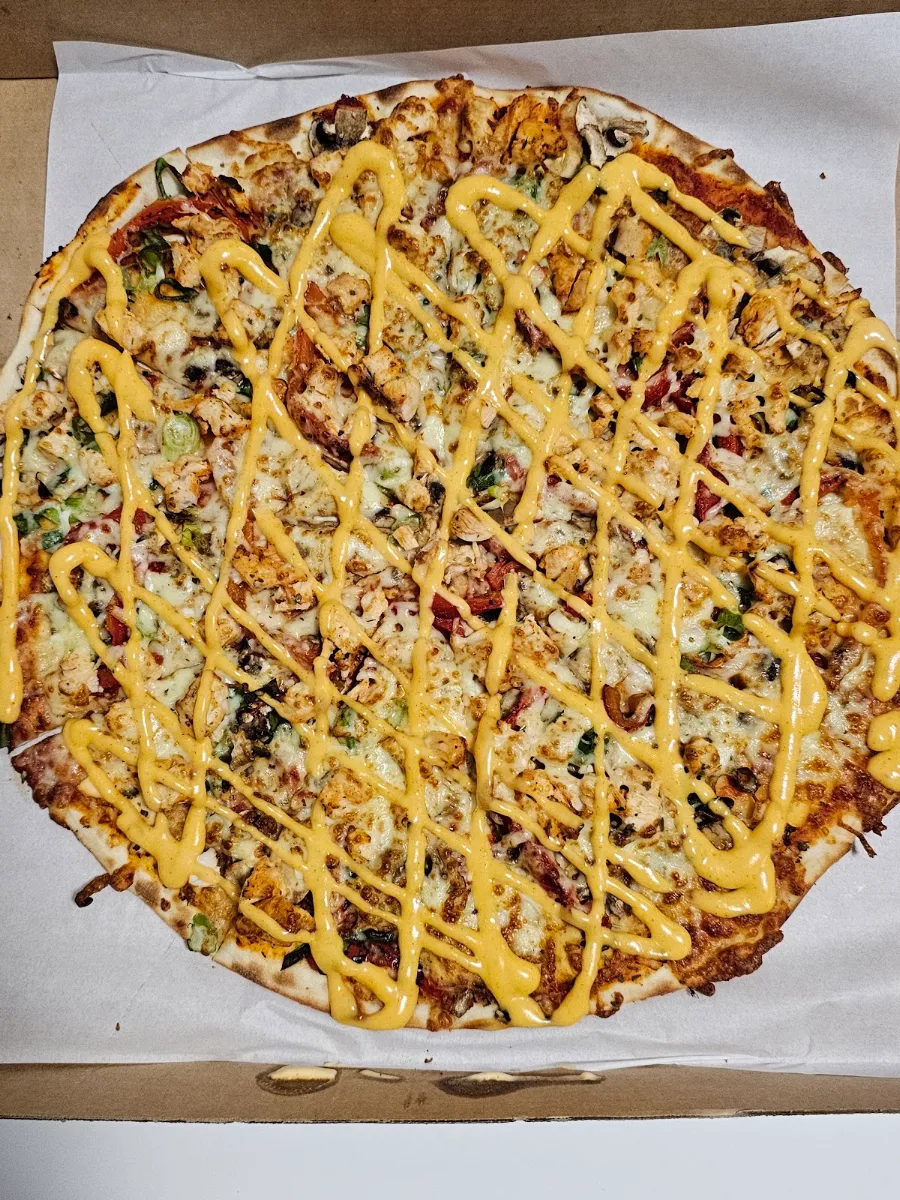 Large Peri Peri Chicken Pizza, Yummy Manoush