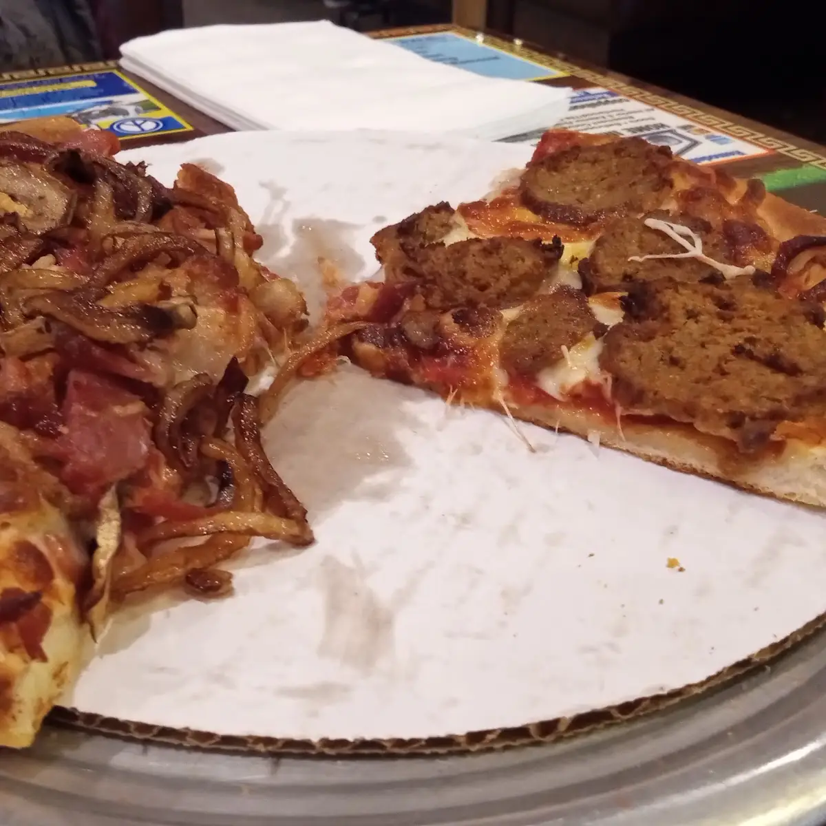 Medium Meatball with Bacon Onion Mushroom Pizza