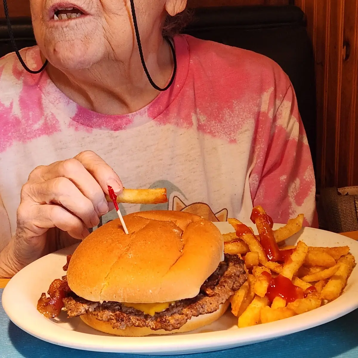 Bacon Cheeseburger & Fries