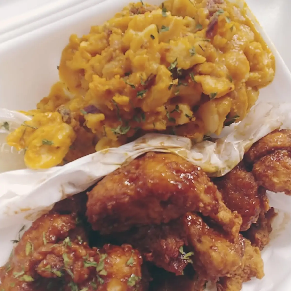 Cauliflower Wings with Mac N Cheese