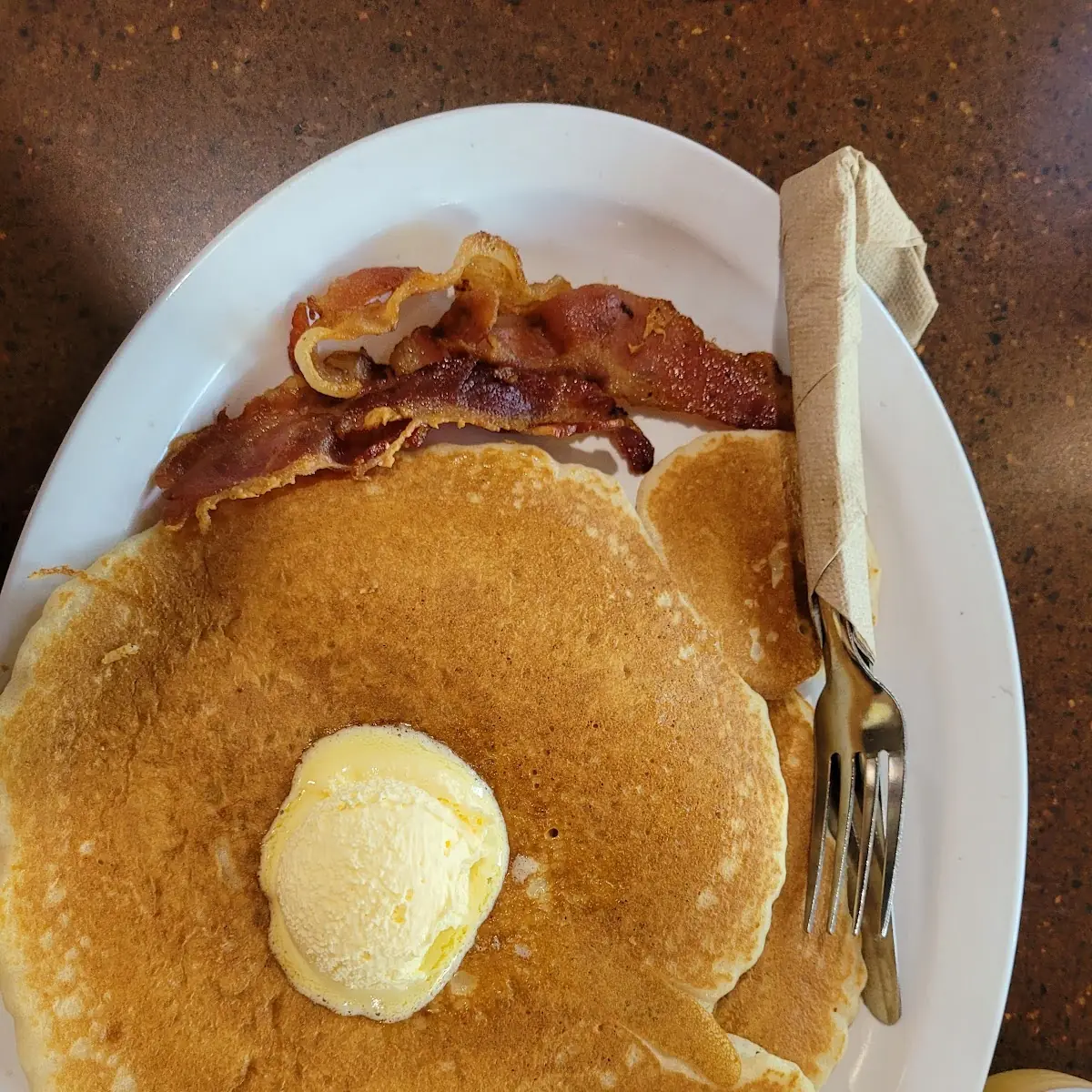 Pancakes & Eggs