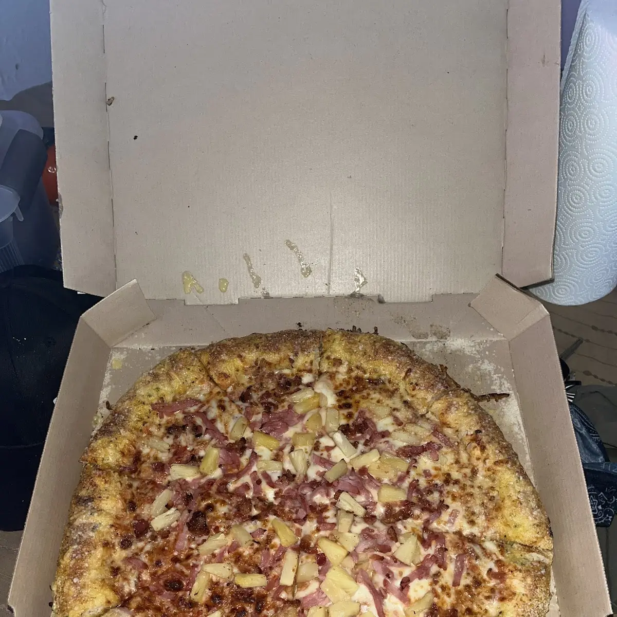 Maui Waui Large Pizza w Stuffed Crust
