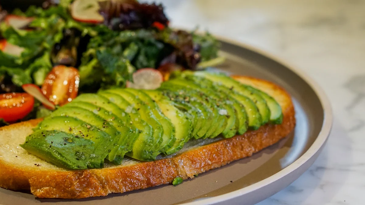 Toast À L'avocat, Café Constance signé BAZIN