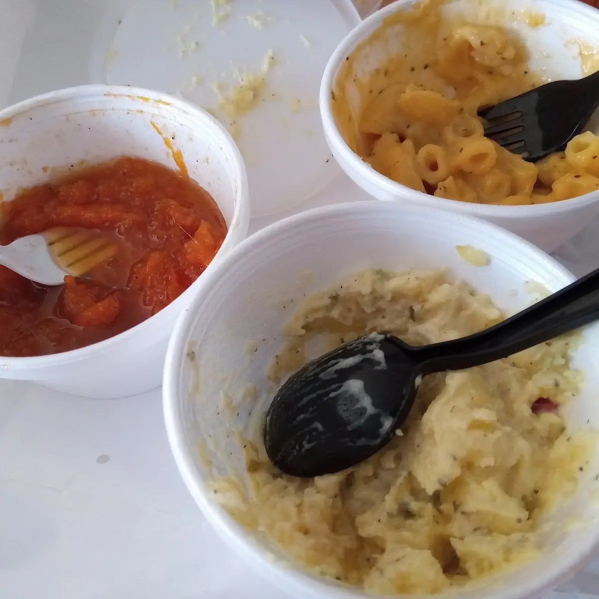 pt of Mac & Cheese