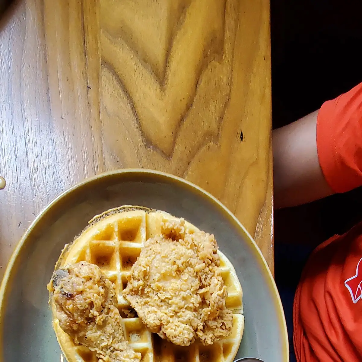 Sun - Chicken & Waffles
