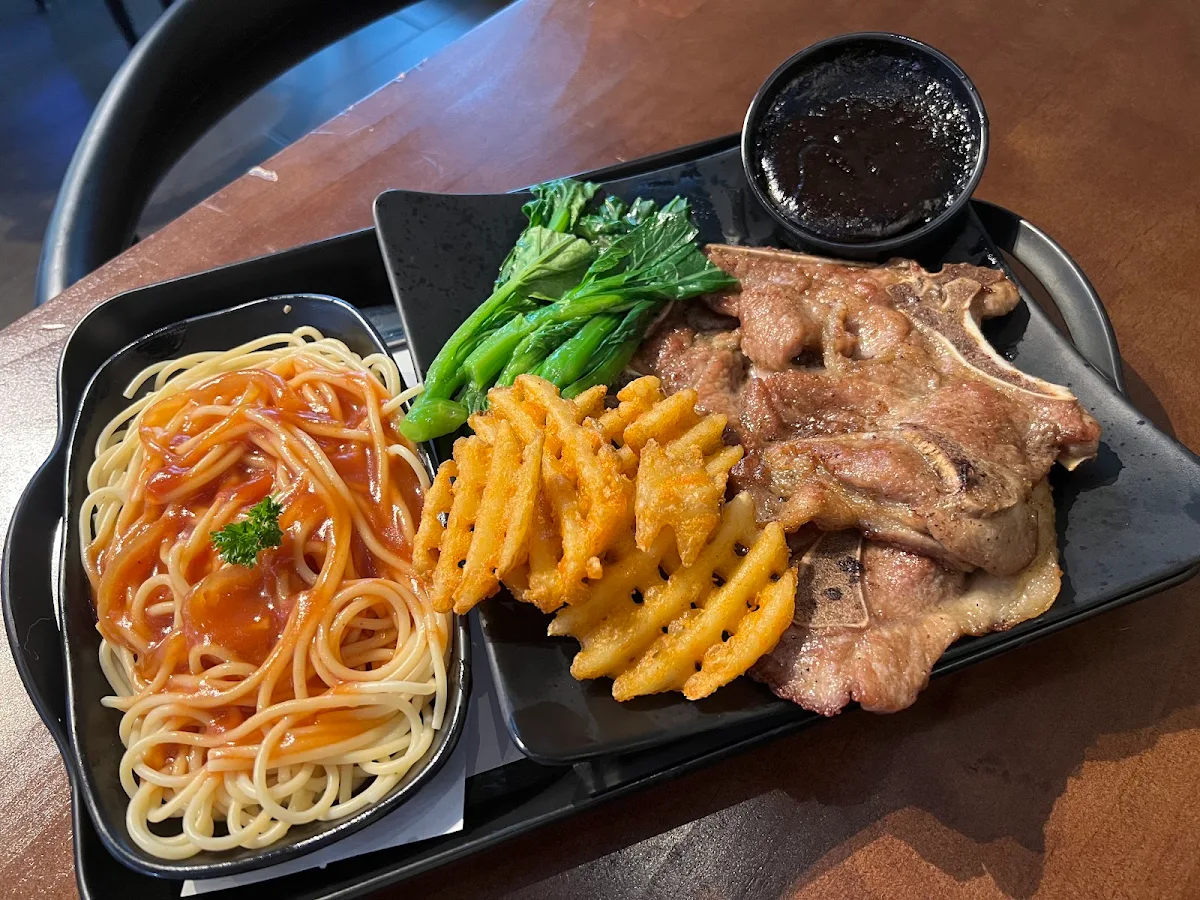 Black Pepper Pork Chop with Spaghetti