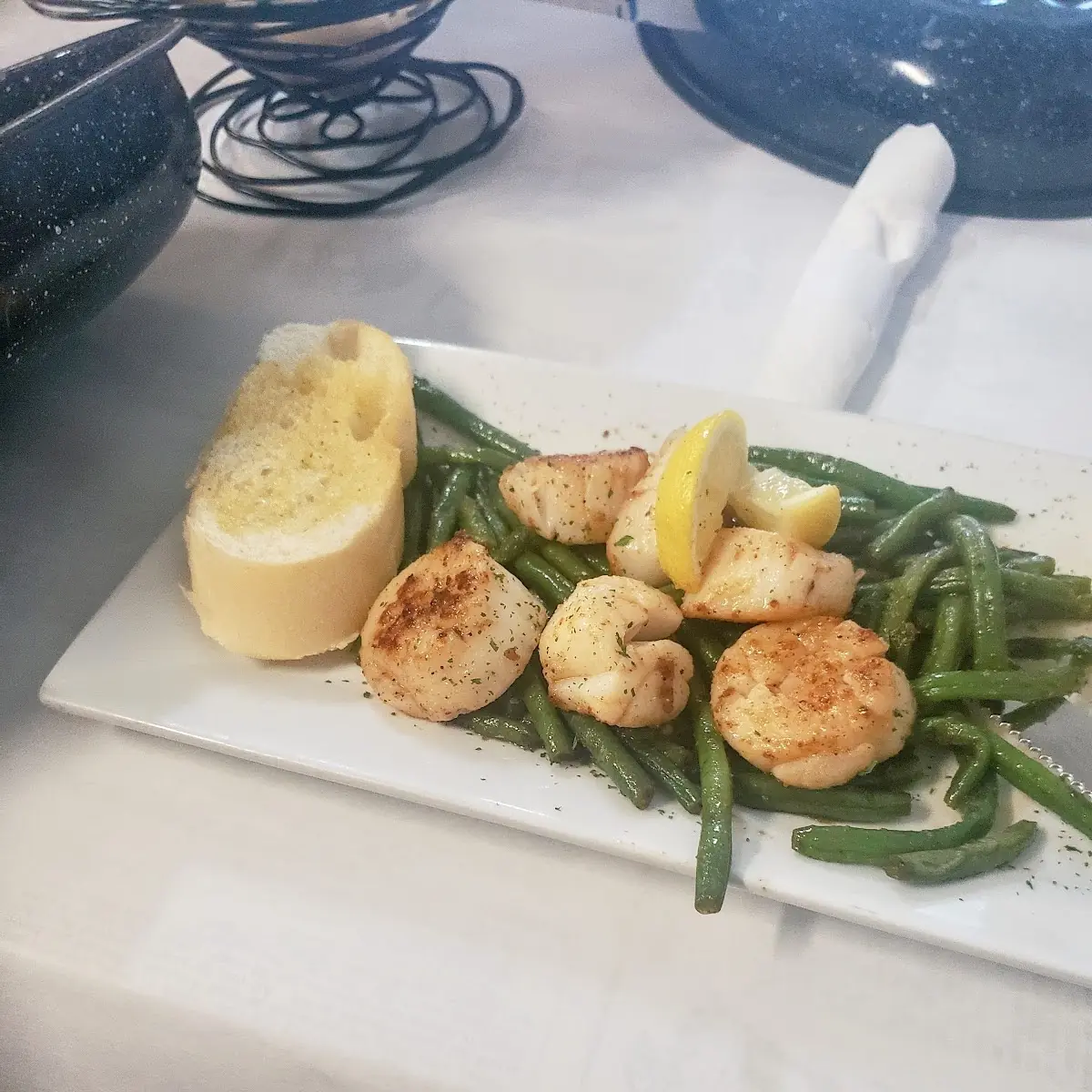 Grilled Scallops with Grilled Green Beans