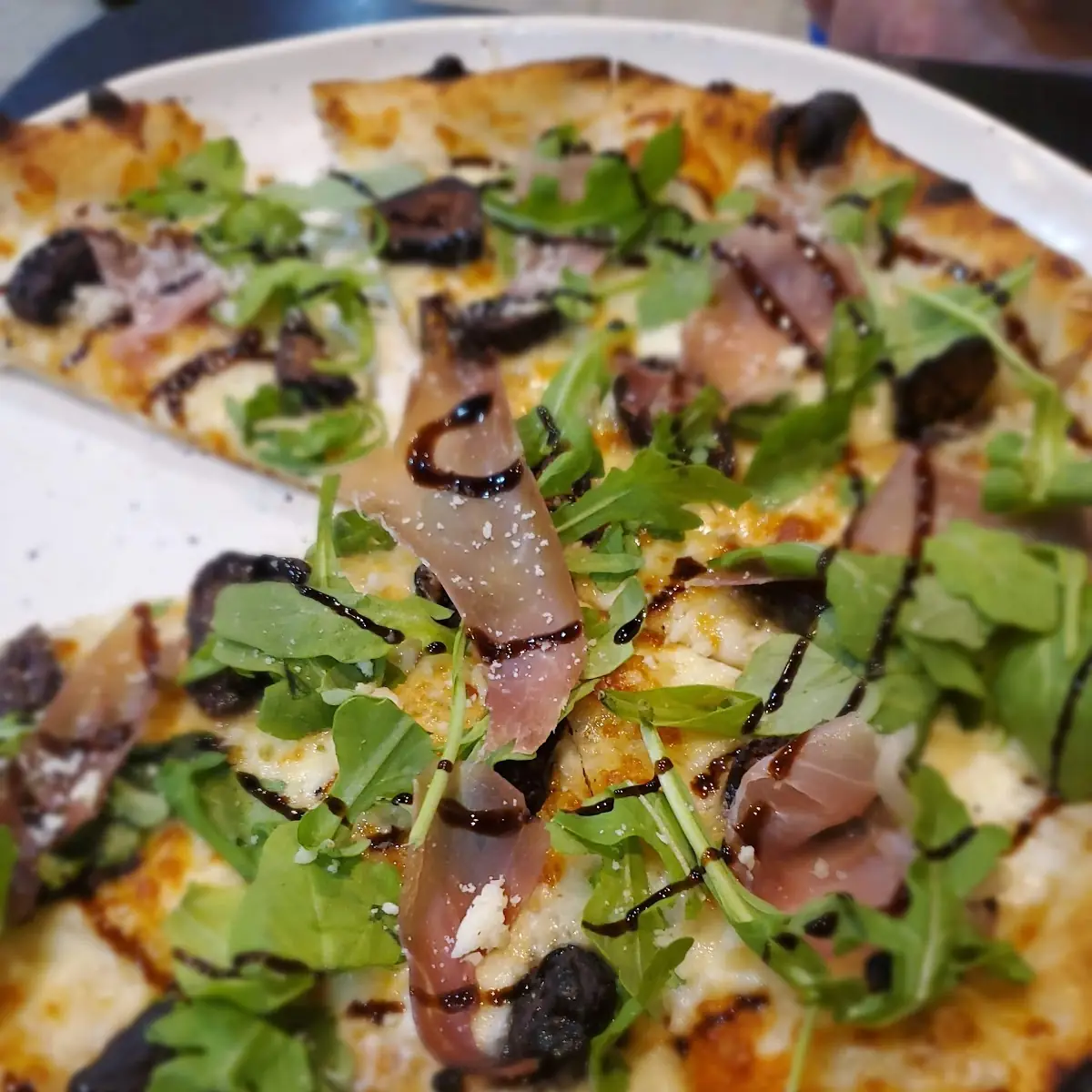 Fig and Prosciutto Pizza
