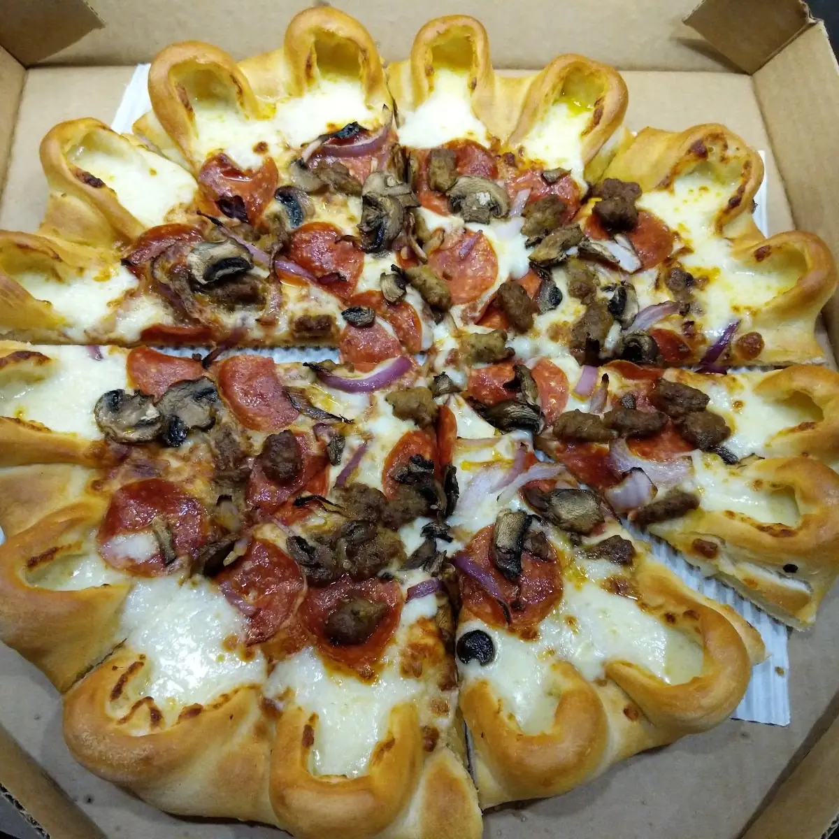 Cheesey Crust Pizza