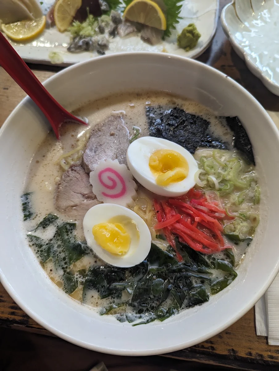 Tonkotsu Ramen, Sushi Bistro Anzu