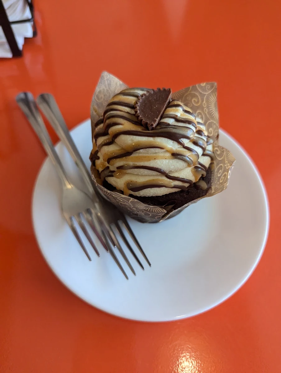 Peanut Butter Cupcake