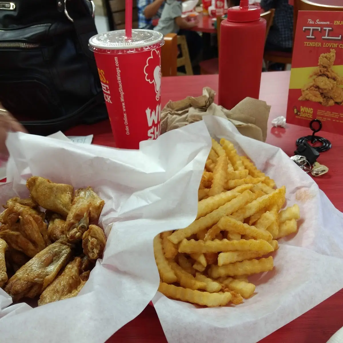 Chicken Wings with Fries