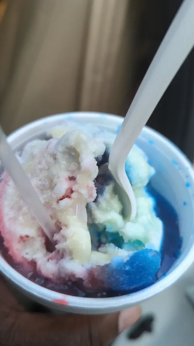 Rainbow-Bubble Gum Ice Cream Strawberry