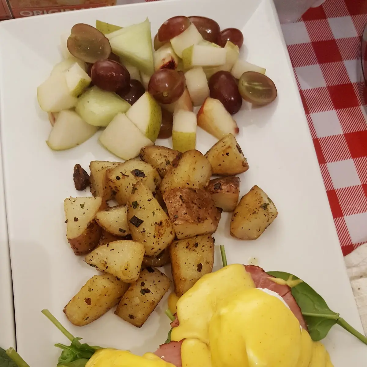 Eggs Benedict with Home Fries