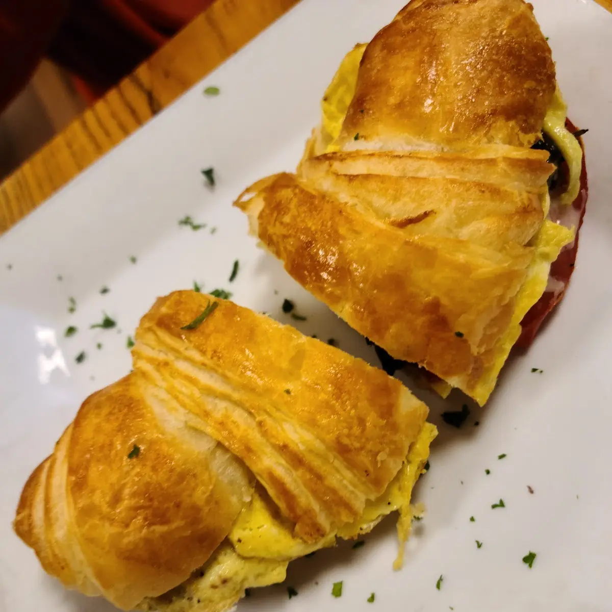 Mushroom Tomato & Cheddar Breakfast Sandwich