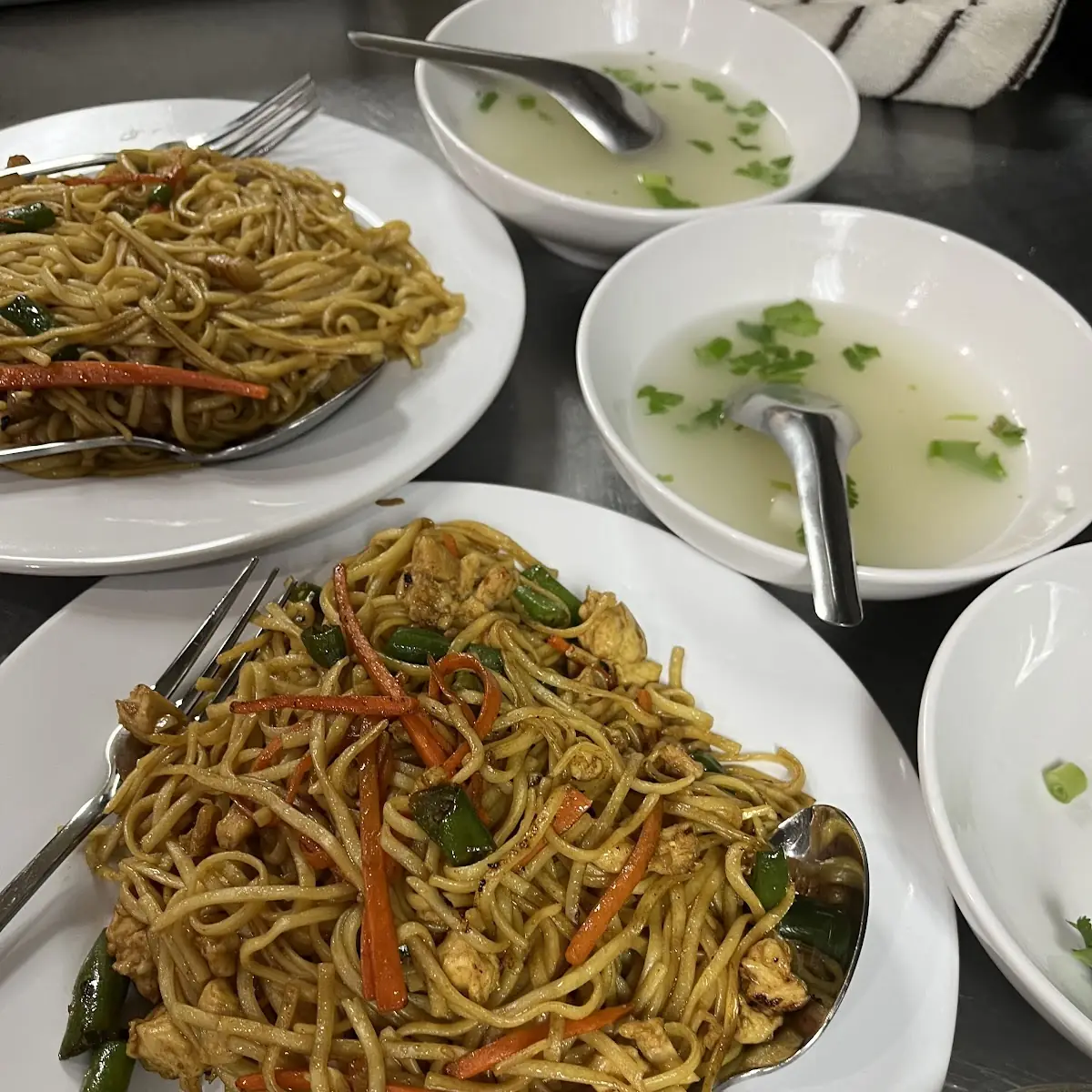 fried noodles ခေါက်ဆွဲကြော်