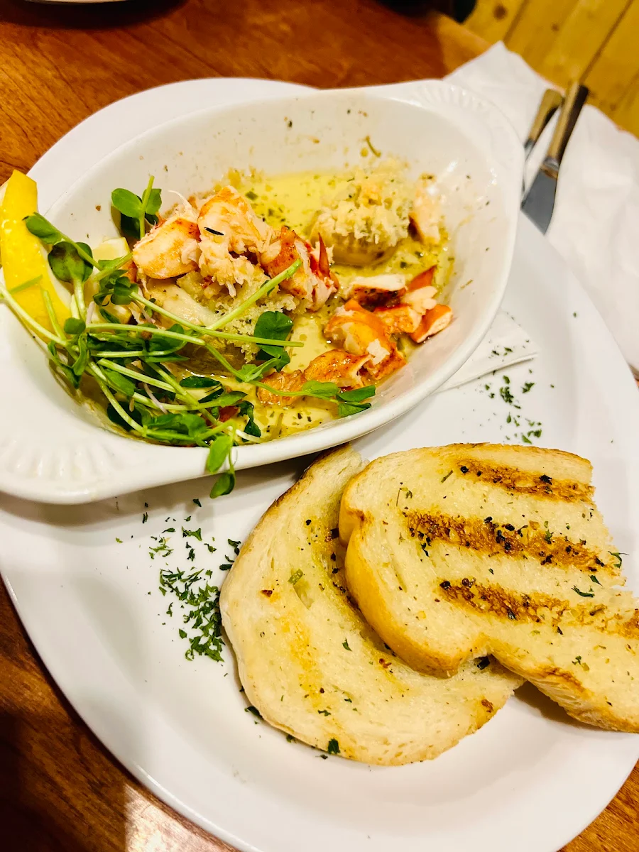 Highlights, Jolly Rogers Grill