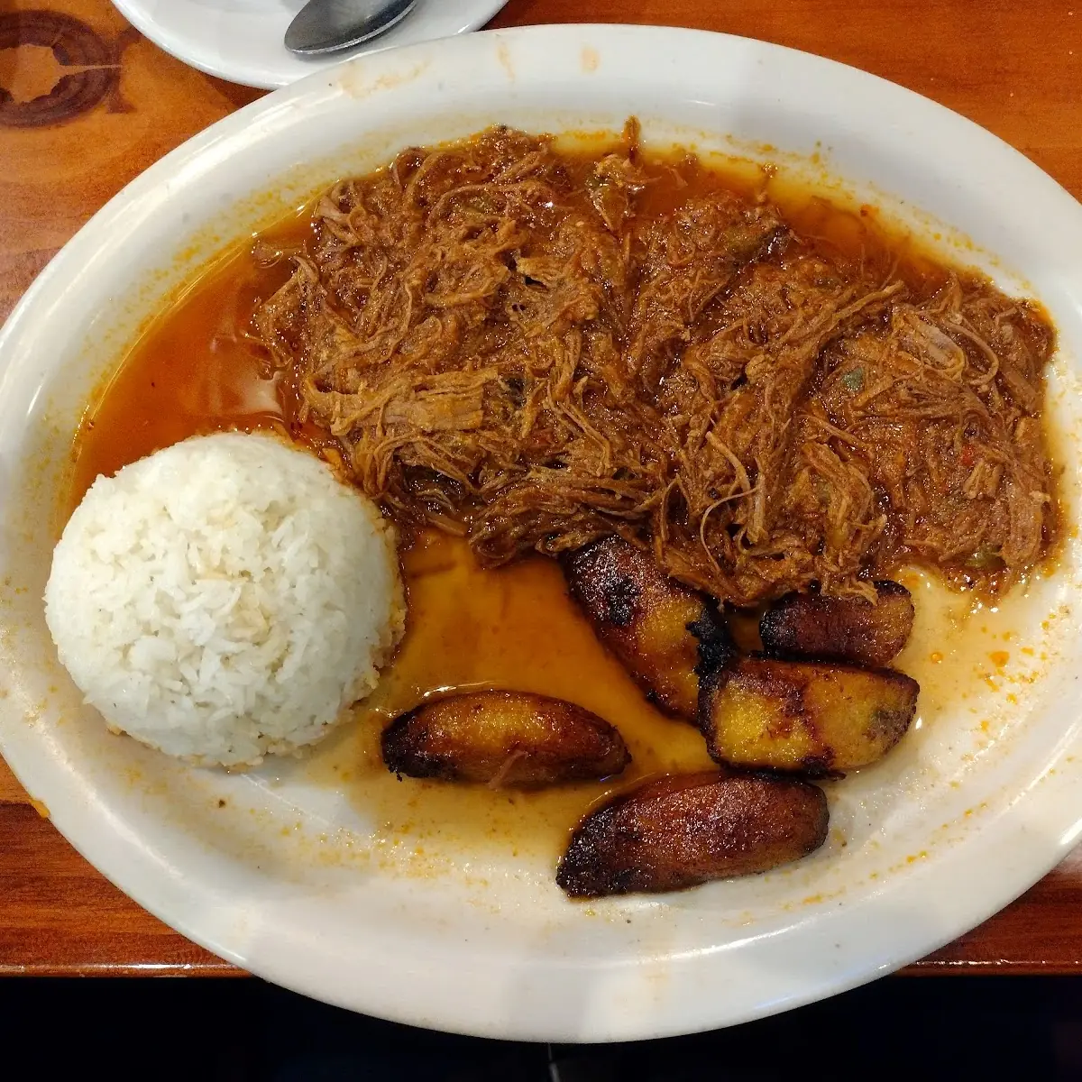 Ropa Vieja Arroz Blanco Y Maduros