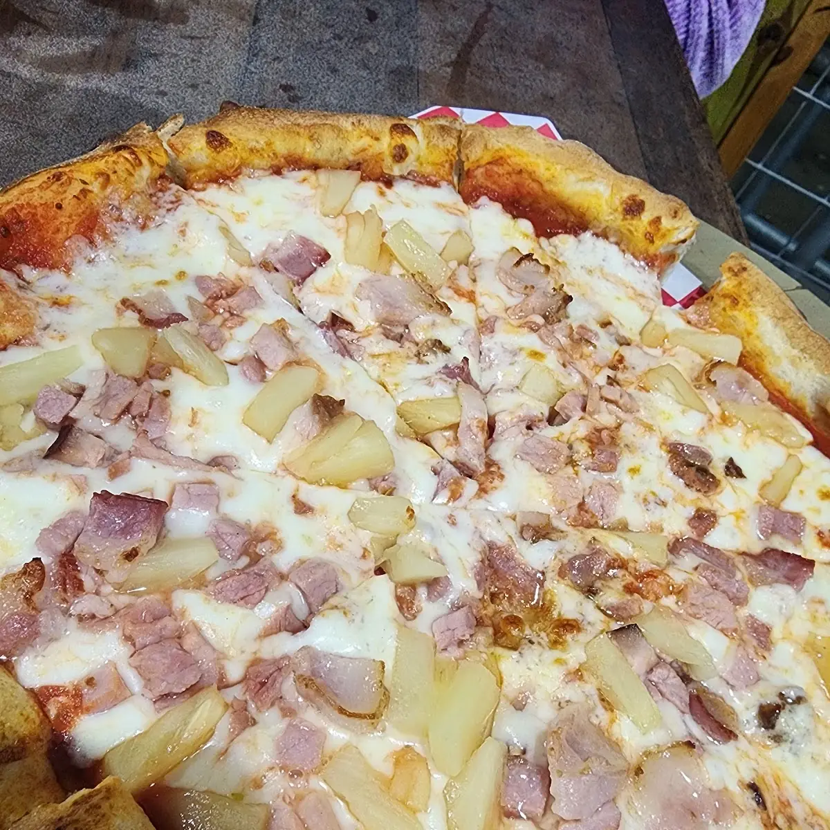 Hawaiian Pizza