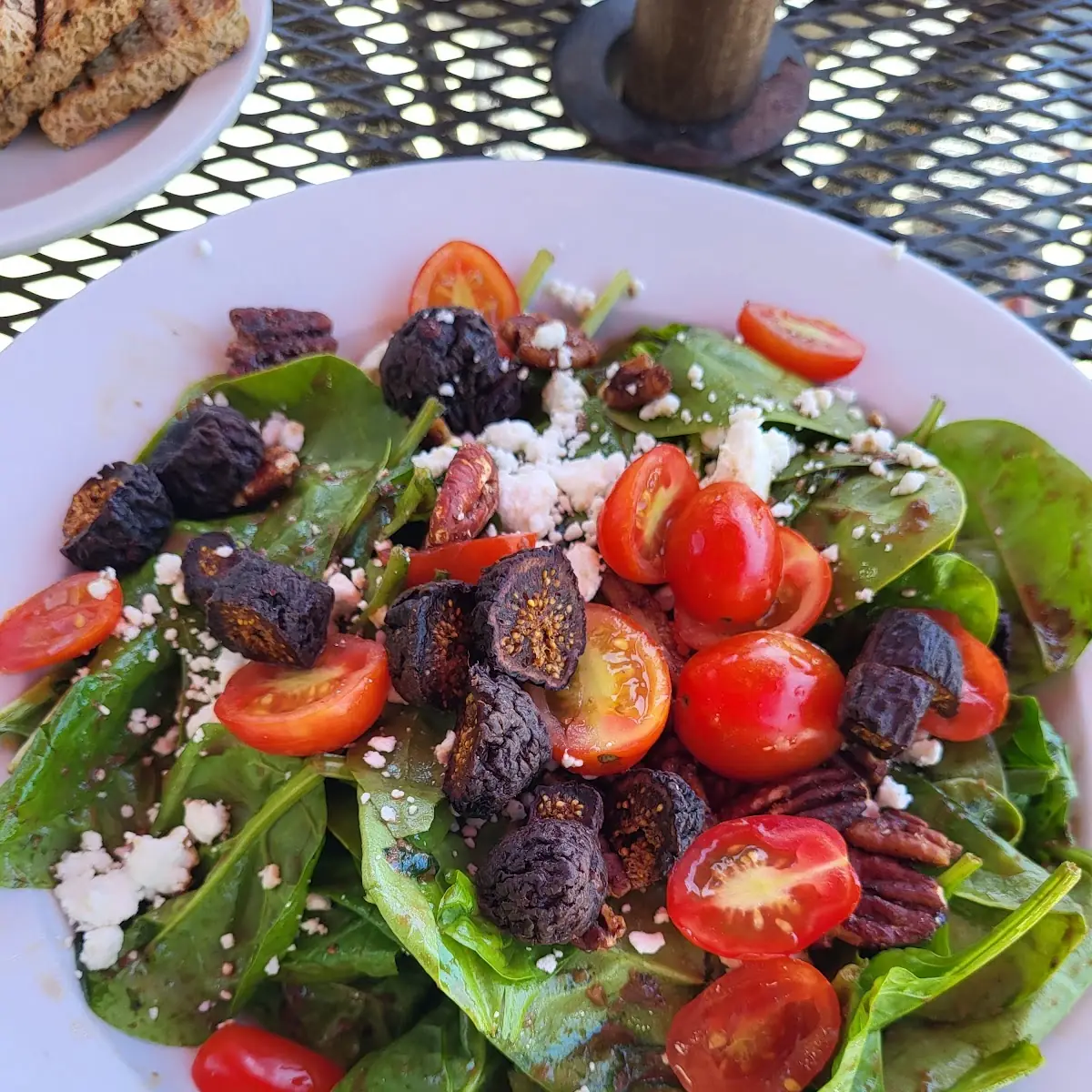 Spinach Pecans Fig Goat Cheese Salad