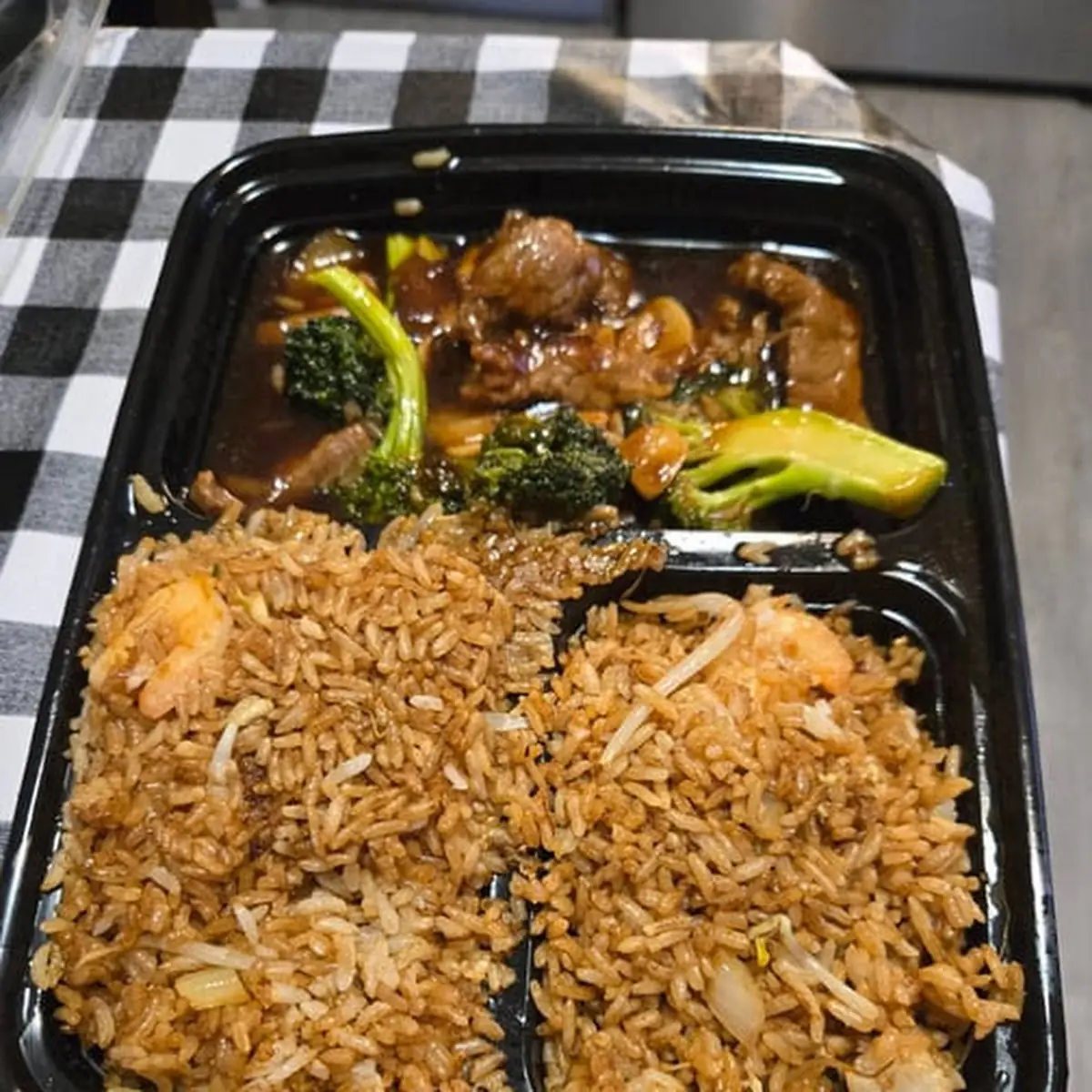 Chicken & Broccoli in Brown Sauce