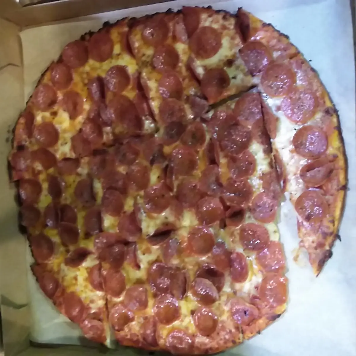 Large Thin Crust Pepperoni Pizza