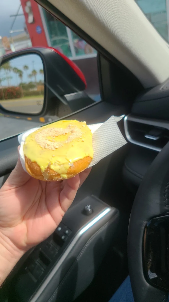 Dona Rellena De Queso Y Limón