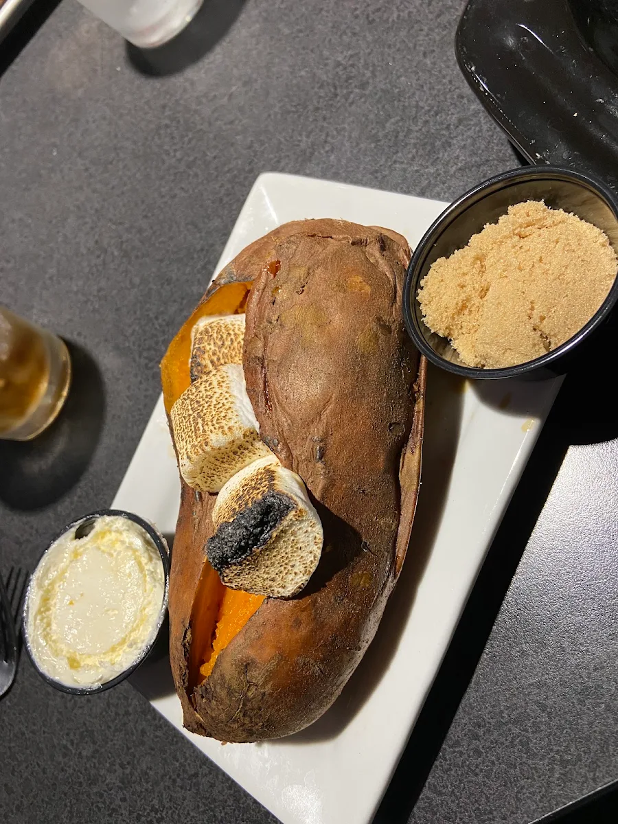 Black Rock Dueling Pretzel & Cheese Fondue