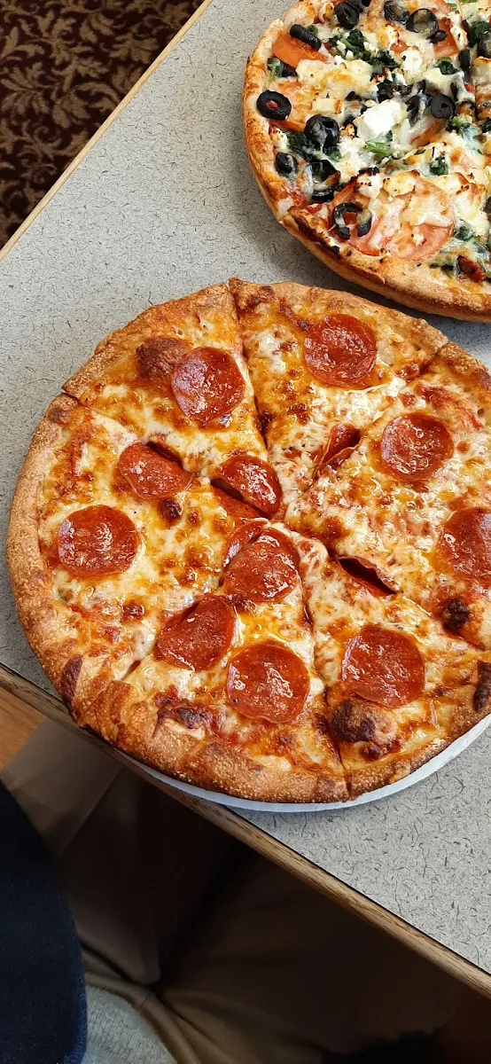 Greek & Pepperoni Pizza
