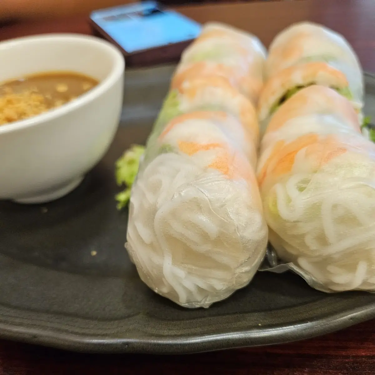Fresh Vietnamese Spring Rolls with Peanut Sauce