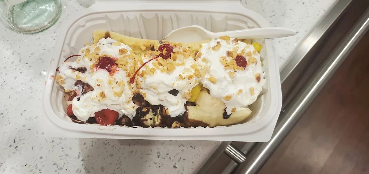 Traditional Banana Split