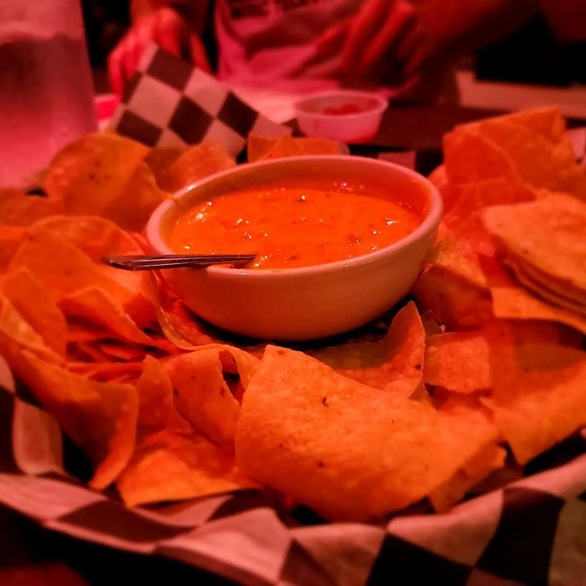 Chips Queso & Salsa
