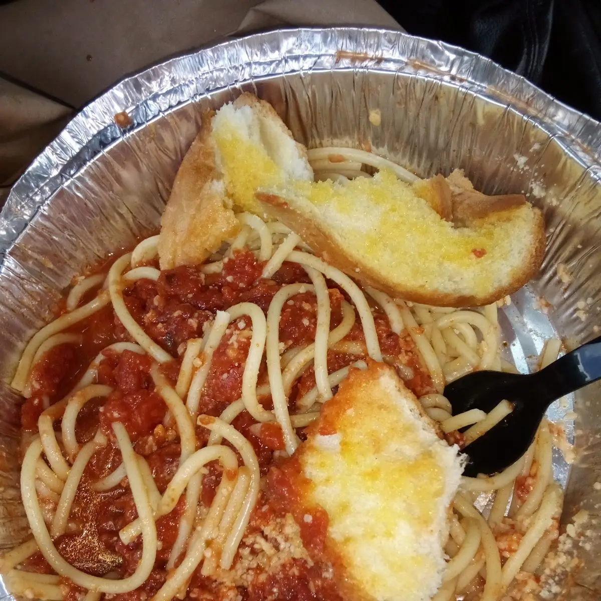 Spaghetti and Garlic Bread