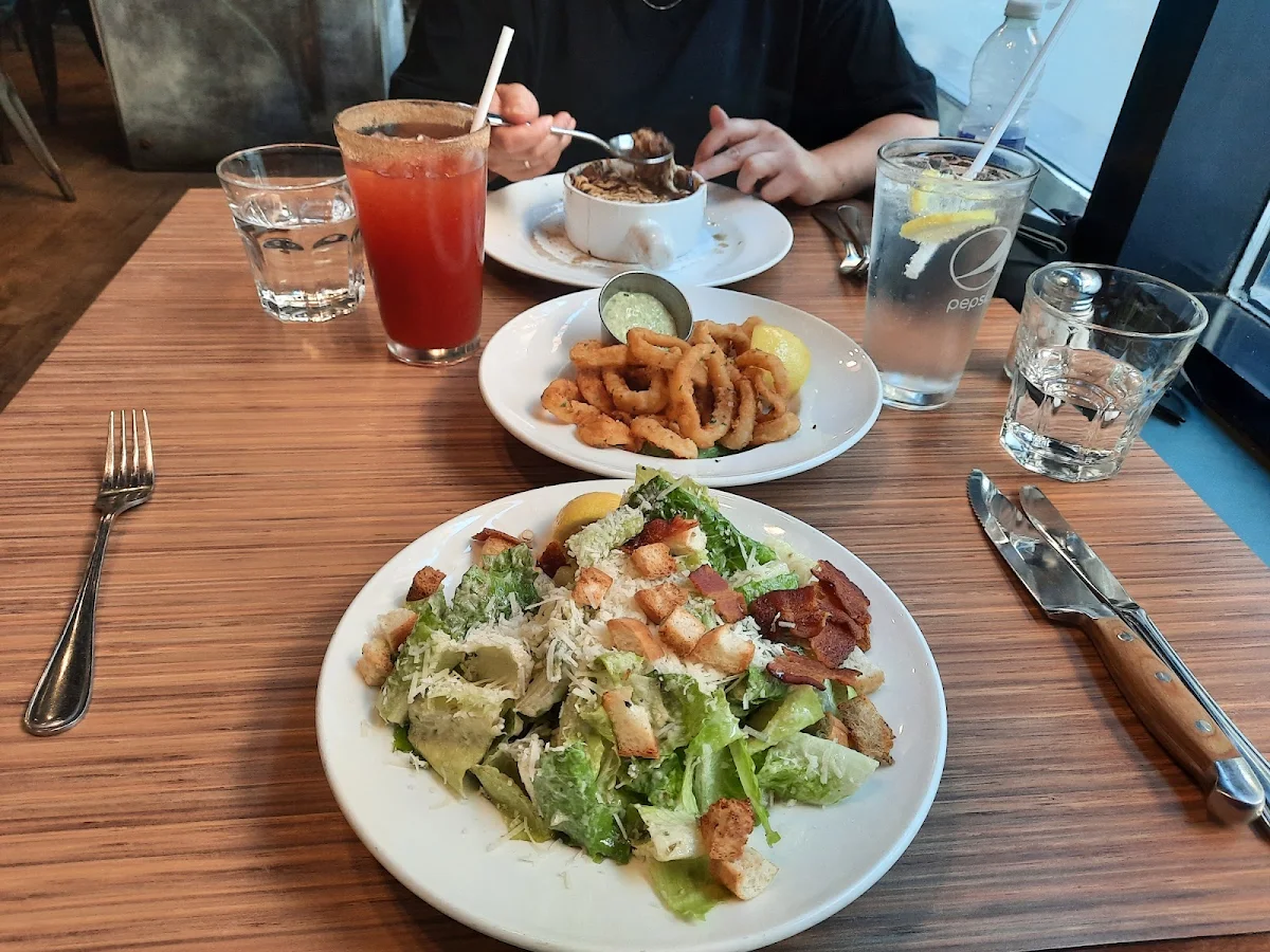 Salade César & Calmars Frits