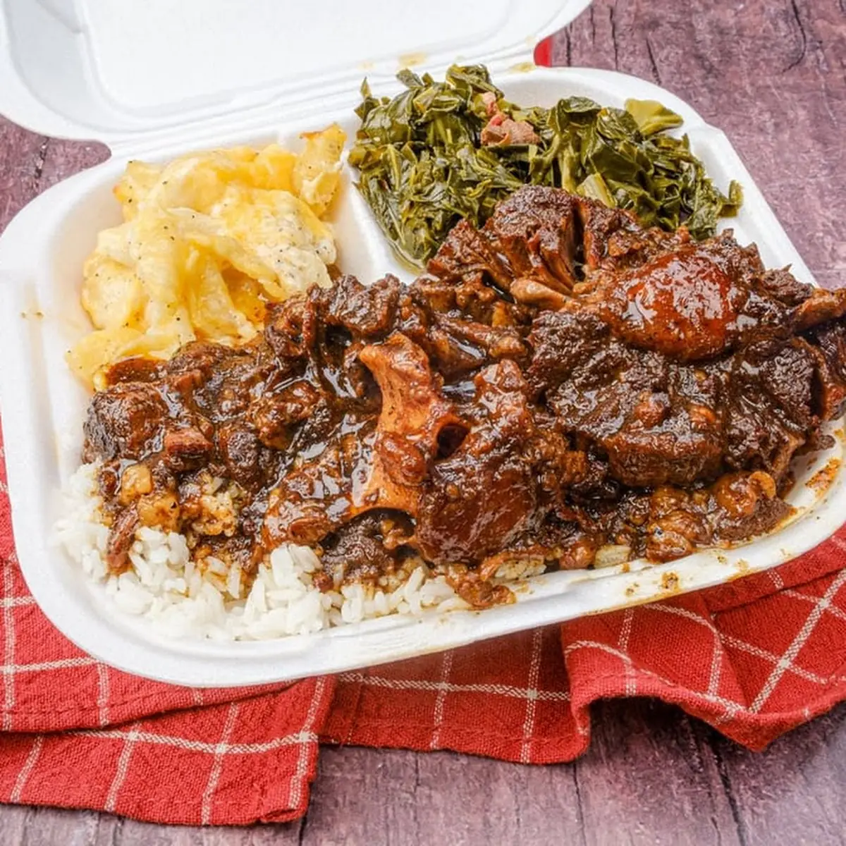 PORK PIGS FEET RICE 2 SIDES AND CORNBREAD (2 FULL FEET)